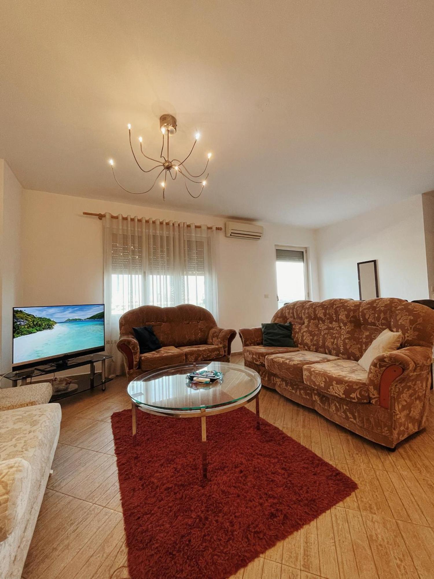 Lovely Apartment Tirana Buitenkant foto