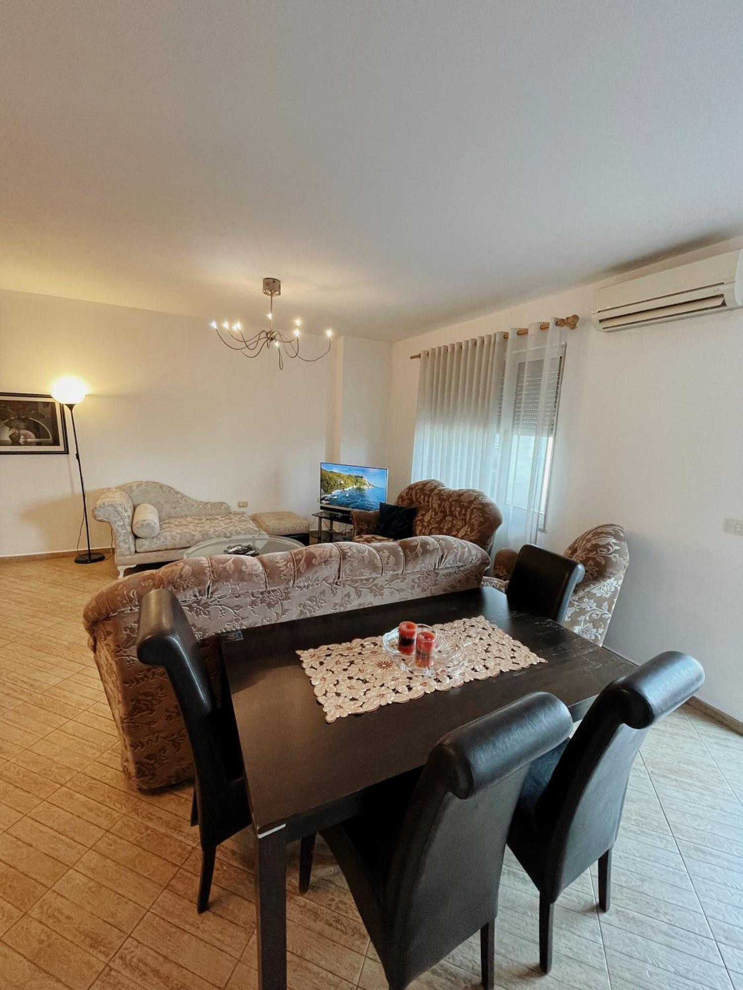 Lovely Apartment Tirana Buitenkant foto