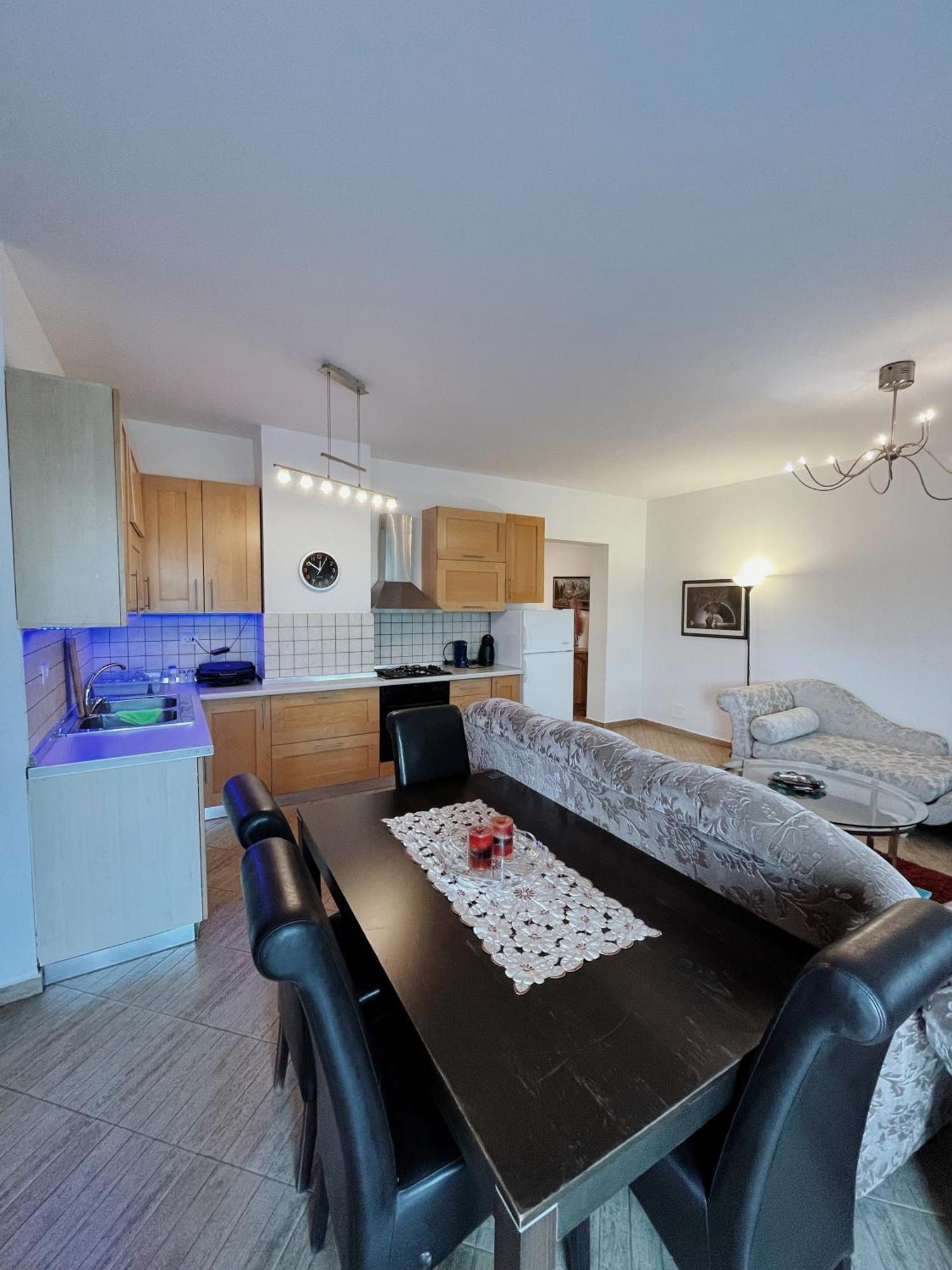 Lovely Apartment Tirana Buitenkant foto