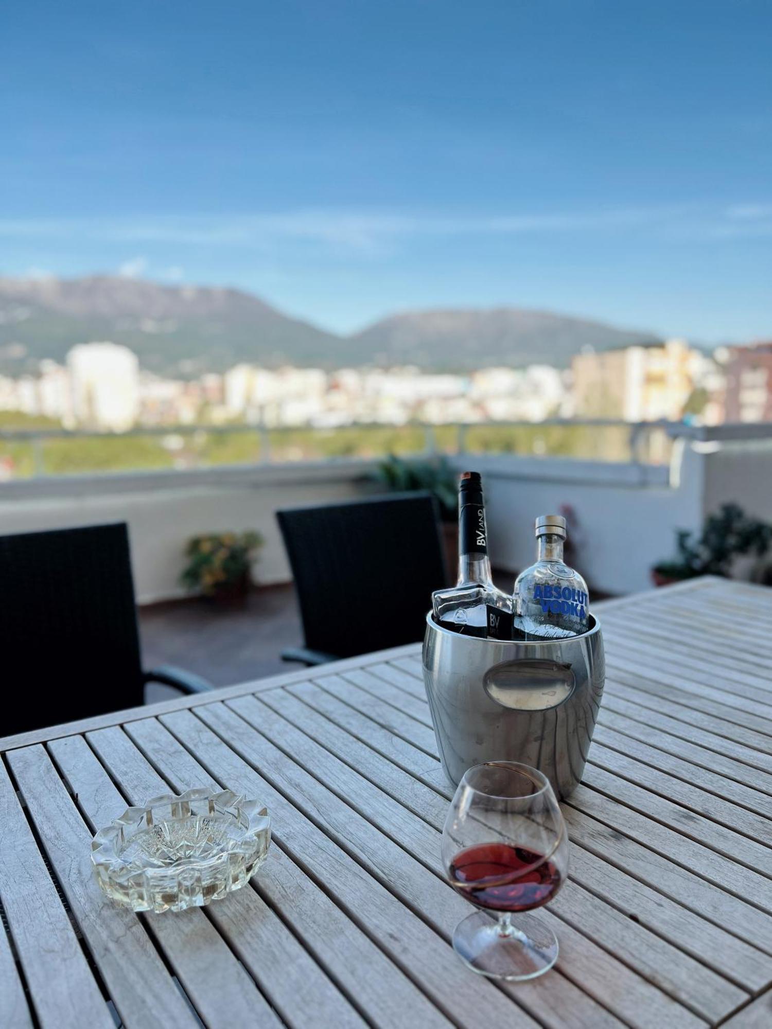 Lovely Apartment Tirana Buitenkant foto