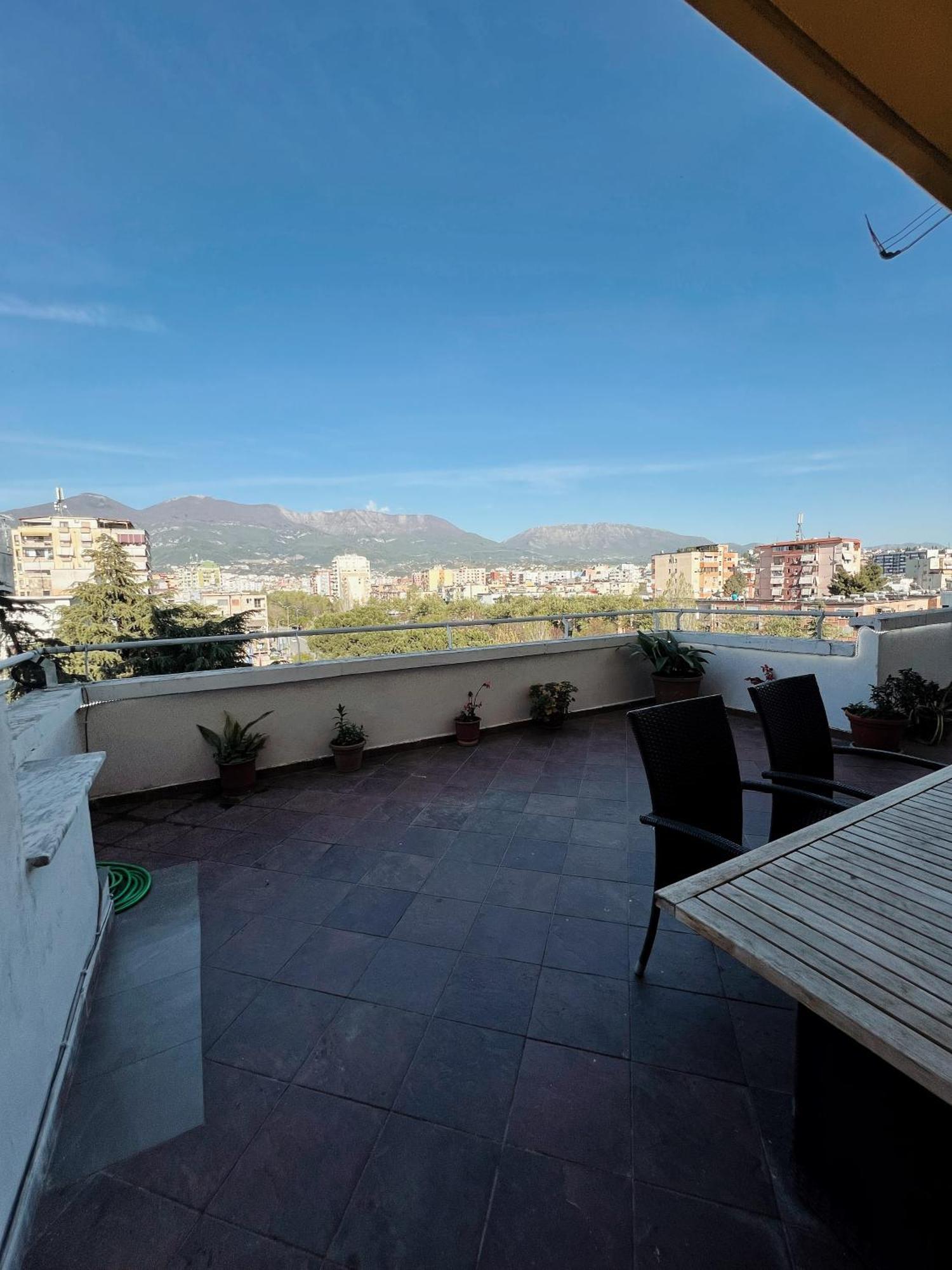 Lovely Apartment Tirana Buitenkant foto