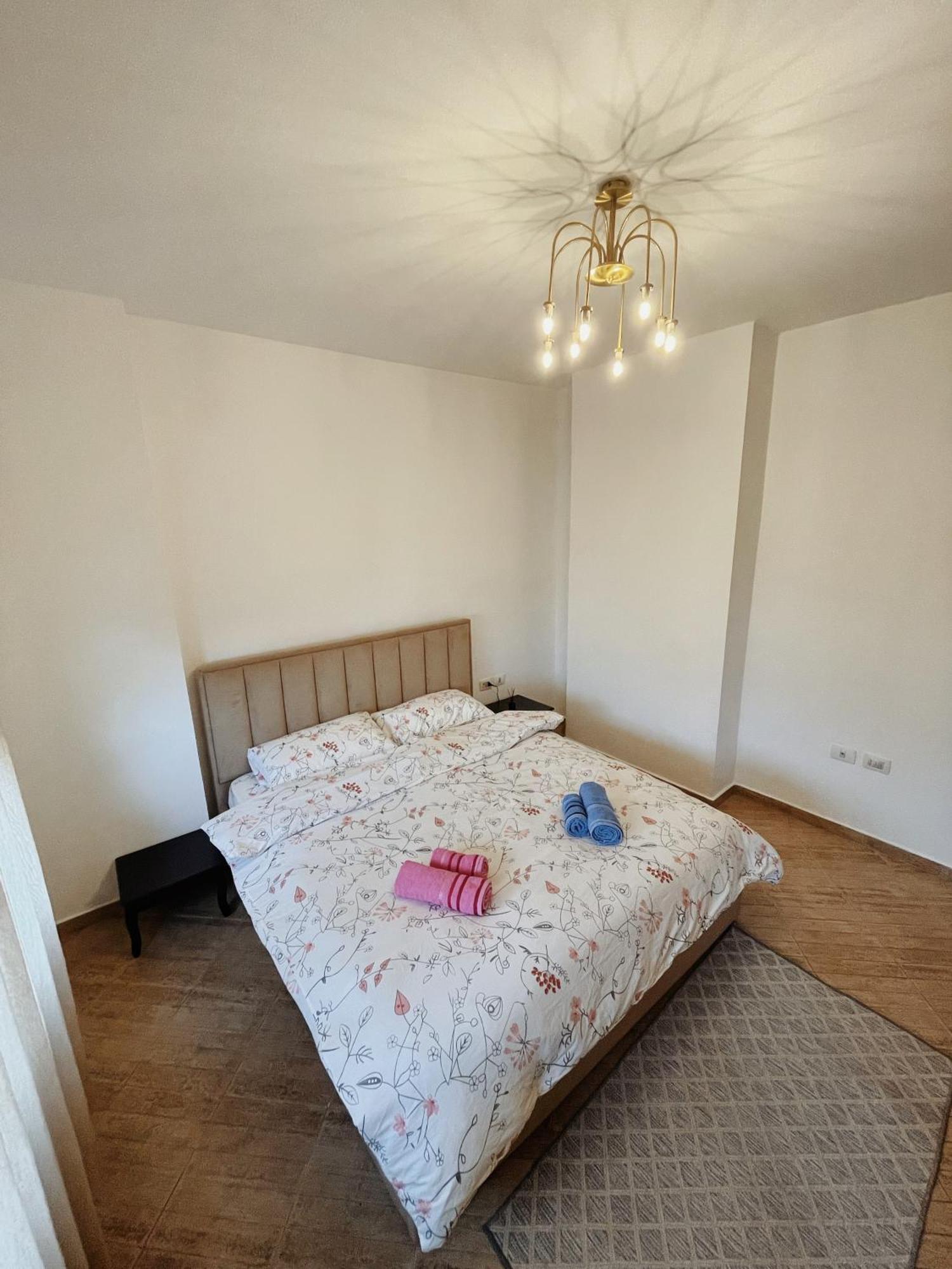 Lovely Apartment Tirana Buitenkant foto